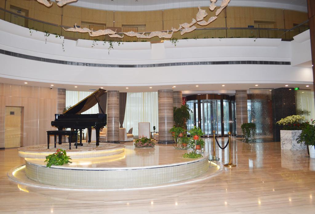 Noble Center Hotel Шанхай Экстерьер фото